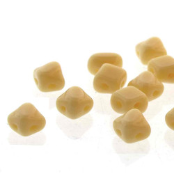 2 Hole Silky 5mm Ivory 40Bd/St 6St/Bg