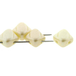 2 Hole Silky 6mm Pastel Cream -40Bds/St-6St/Bg