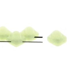 2 Hole Silky 6mm Milky Jonquil -40Bds/St-6St/Bg