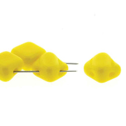 2 Hole Silky 6mm Yellow Opaque -40Bds/St-6St/Bg
